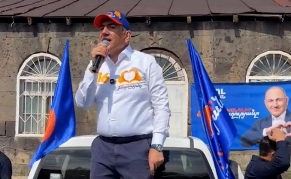 phashinyany-pataskhanvoum-e-300-hazar-adrbejanicneri-hayastan-veradardznelvou-masvov-lvourerin
