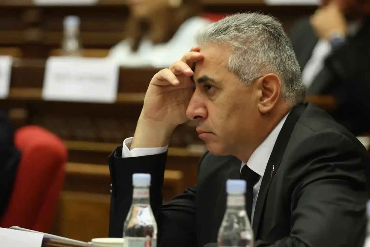 edgar-ghazaryani-ev-vouzhegh-hayastan-i-harabervouthyvounnery-larvel-en-zhvoghvovvourd