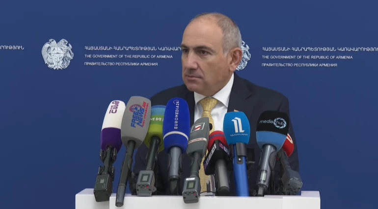 ethe-adrbejanci-zinvvory-chkrshker-nvouyn-ory-nran-kveradardzneinq-phashinyan